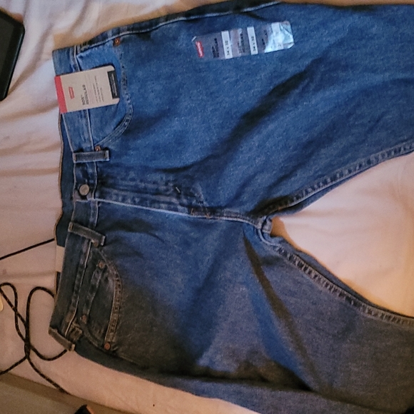 Levi's - Picture 3 of 3